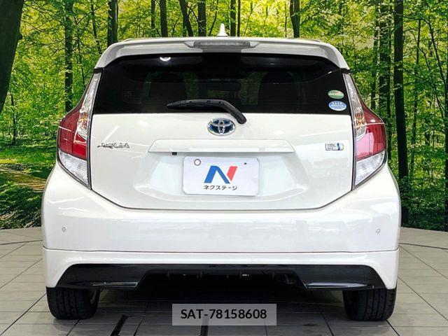 Toyota AQUA 2015-06 8457023-14