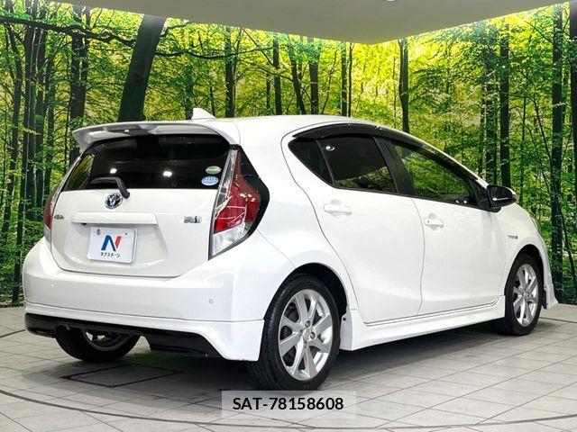 Toyota AQUA 2015-06 8457023-16