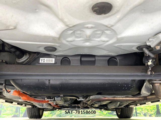 Toyota AQUA 2015-06 8457023-18