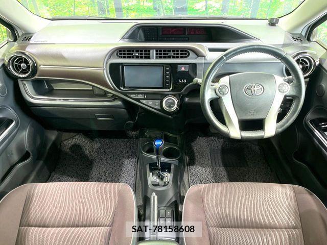 Toyota AQUA 2015-06 8457023-1
