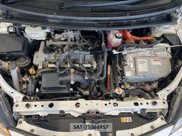 Toyota AQUA 2019-06 8457019-17