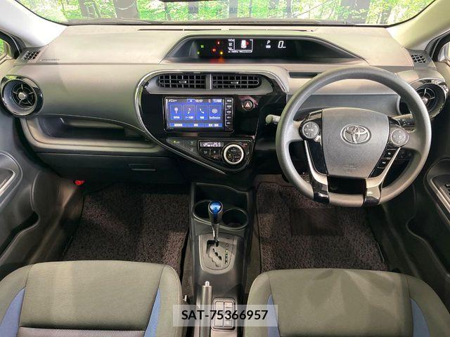 Toyota AQUA 2019-06 8457019-1