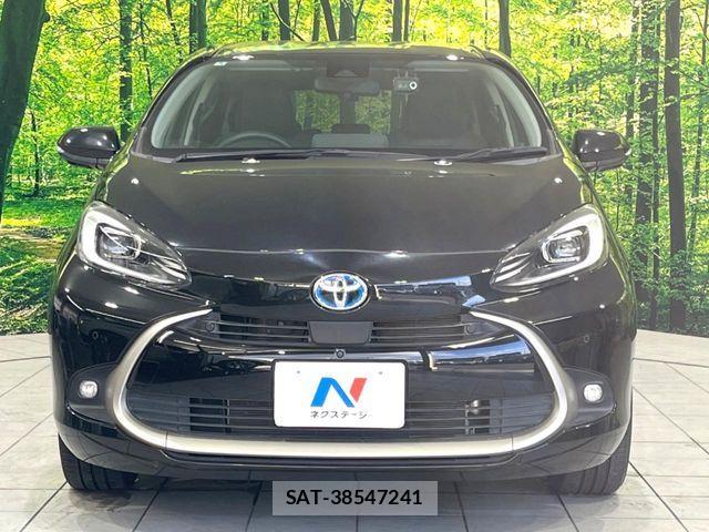 Toyota AQUA 2022-03 8457011-13