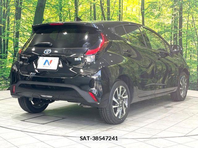 Toyota AQUA 2022-03 8457011-16
