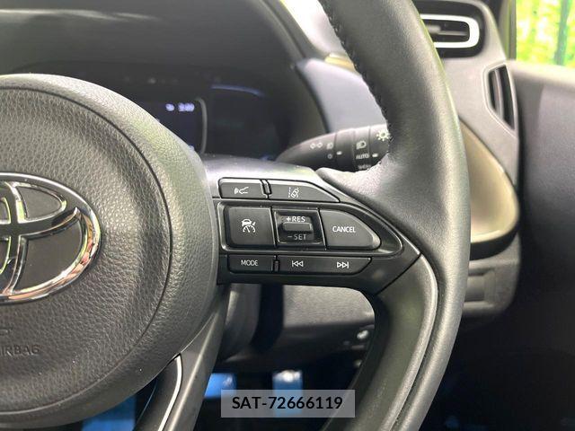 Toyota AQUA 2022-10 8457009-6