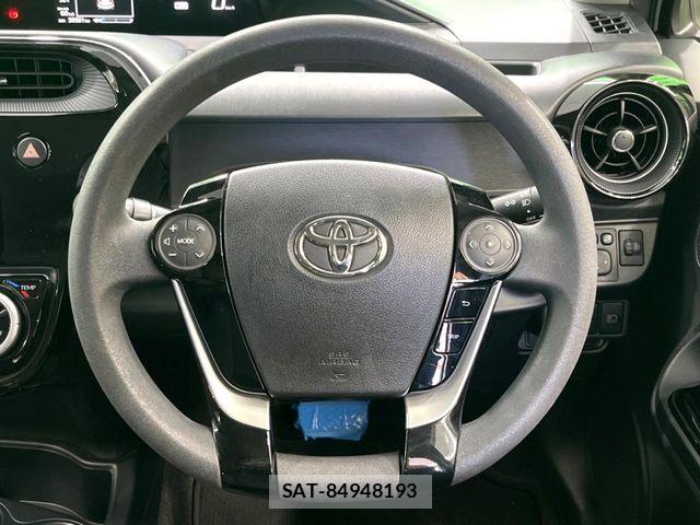 Toyota AQUA 2019-07 8457021-10