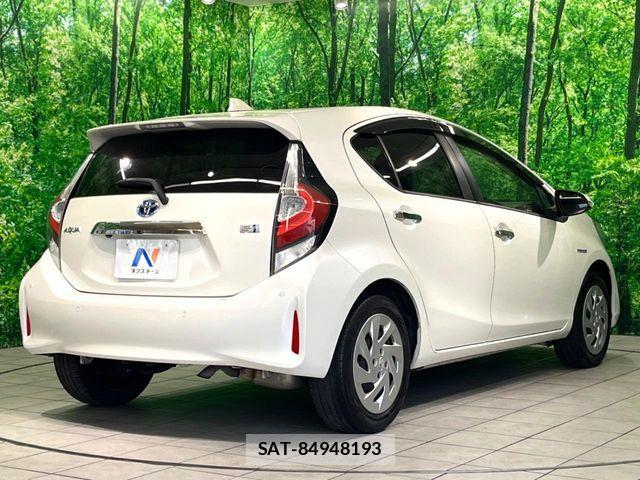 Toyota AQUA 2019-07 8457021-16