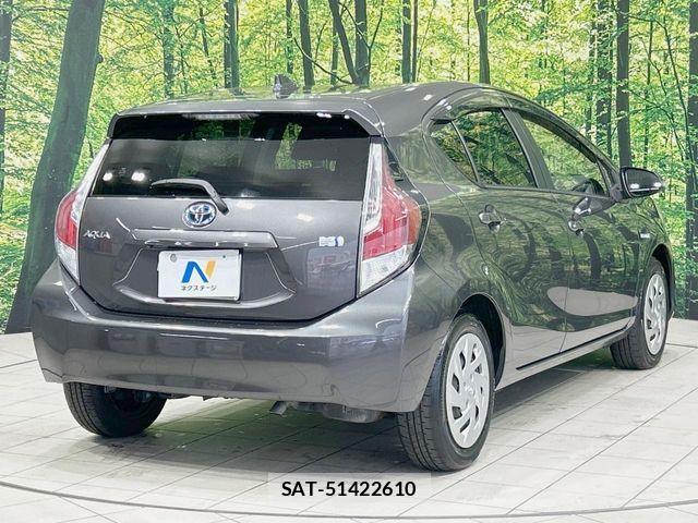 Toyota AQUA 2016-06 8457037-16