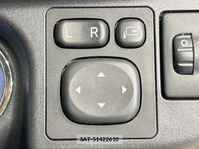 Toyota AQUA 2016-06 8457037-6