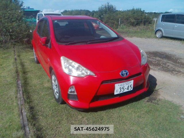 Toyota AQUA 2012-10 8457039-0