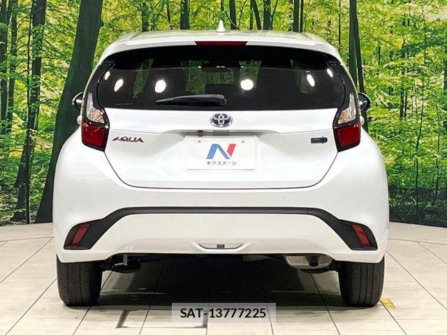 Toyota AQUA 2023-07 8457012-14