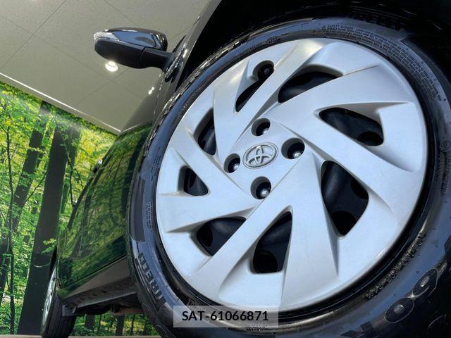 Toyota AQUA 2017-12 8457031-12