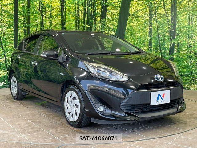Toyota AQUA 2017-12 8457031-15