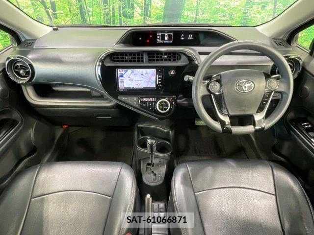 Toyota AQUA 2017-12 8457031-1