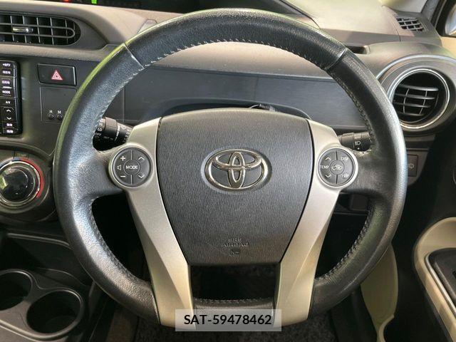 Toyota AQUA 2014-01 8457034-10