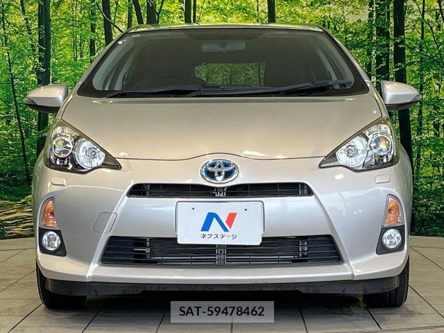 Toyota AQUA 2014-01 8457034-13