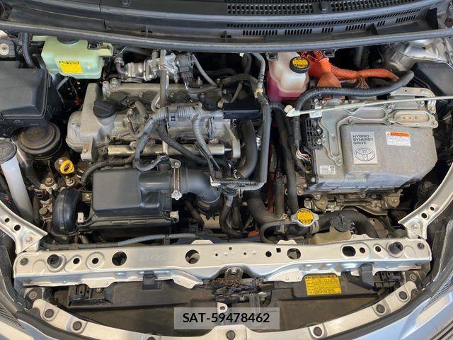Toyota AQUA 2014-01 8457034-17