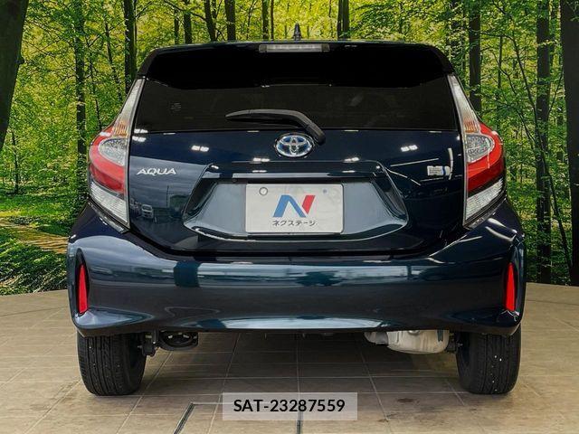 Toyota AQUA 2017-08 8457020-14