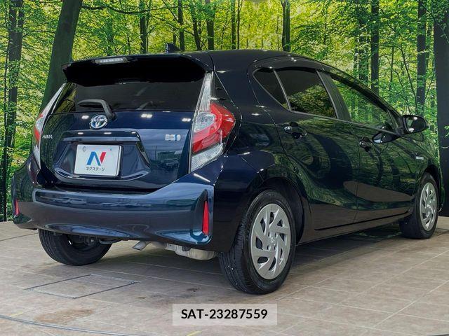 Toyota AQUA 2017-08 8457020-16