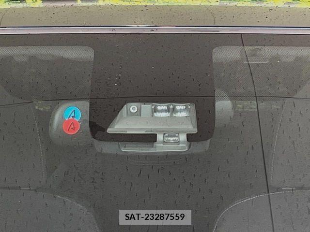 Toyota AQUA 2017-08 8457020-2