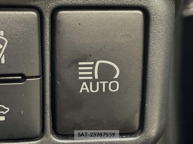 Toyota AQUA 2017-08 8457020-6