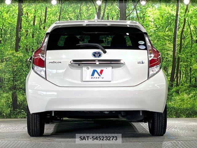 Toyota AQUA 2017-01 8457028-14
