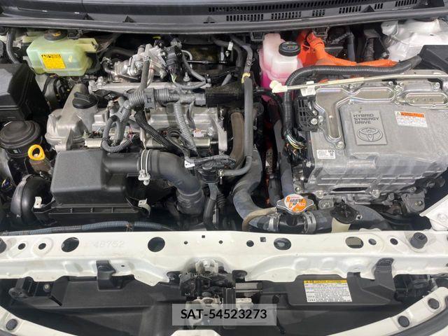Toyota AQUA 2017-01 8457028-17