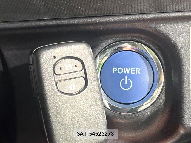 Toyota AQUA 2017-01 8457028-6