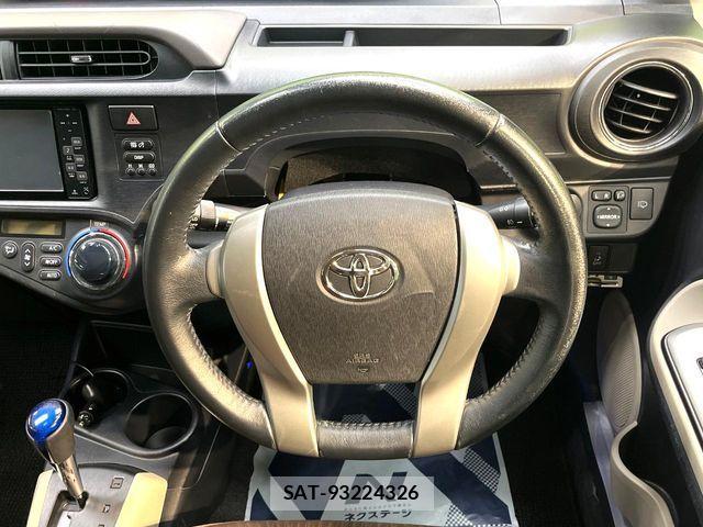 Toyota AQUA 2012-02 8457024-10