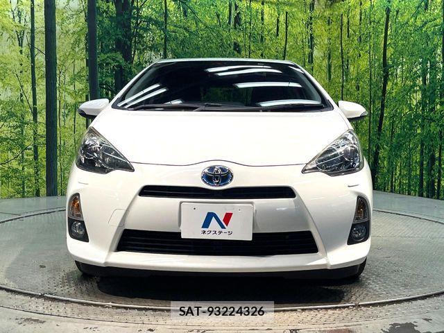 Toyota AQUA 2012-02 8457024-13