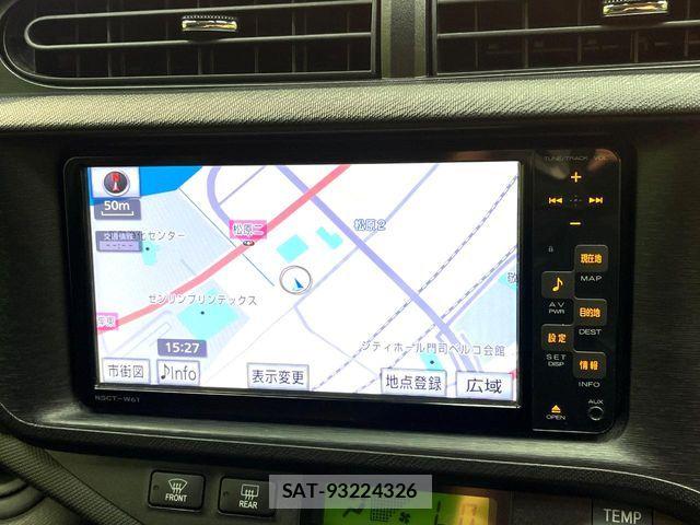 Toyota AQUA 2012-02 8457024-2