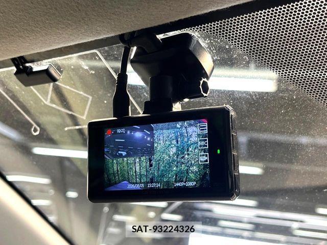 Toyota AQUA 2012-02 8457024-3