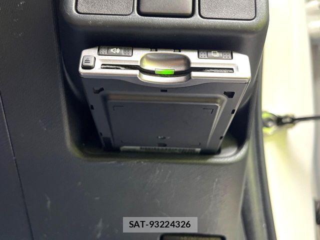 Toyota AQUA 2012-02 8457024-4