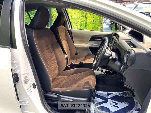 Toyota AQUA 2012-02 8457024-7
