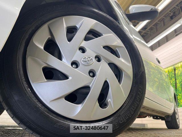Toyota AQUA 2018-03 8457030-12