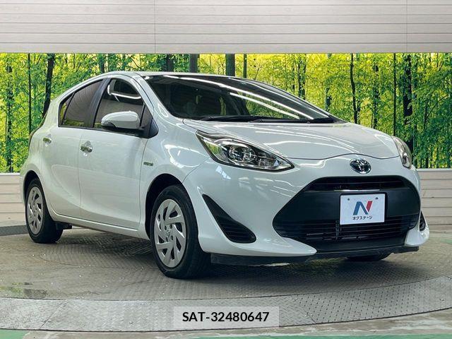 Toyota AQUA 2018-03 8457030-15