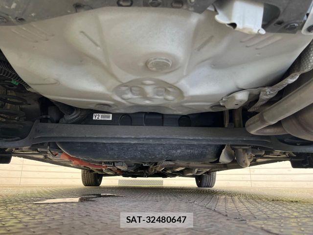 Toyota AQUA 2018-03 8457030-18