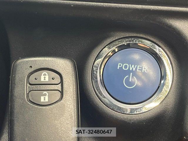 Toyota AQUA 2018-03 8457030-5