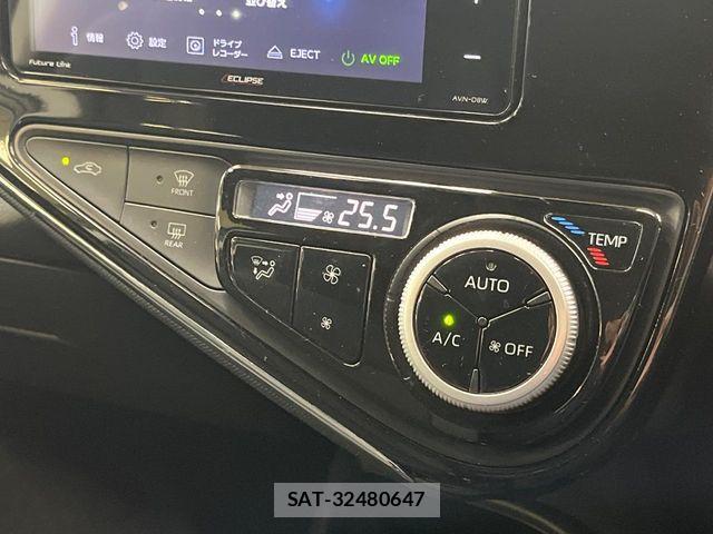 Toyota AQUA 2018-03 8457030-6