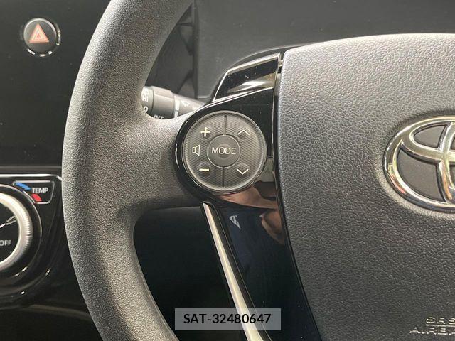Toyota AQUA 2018-03 8457030-7