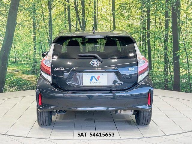 Toyota AQUA 2018-05 8457027-14