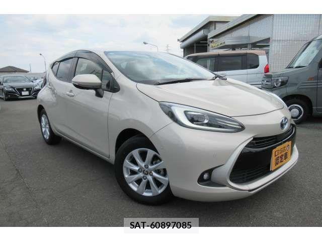 Toyota AQUA 2022-02 8457008-3