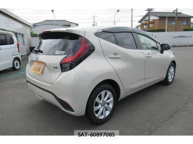 Toyota AQUA 2022-02 8457008-4