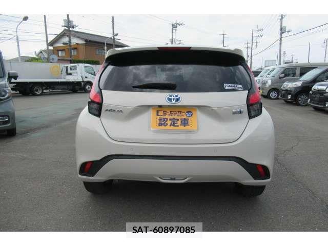 Toyota AQUA 2022-02 8457008-5