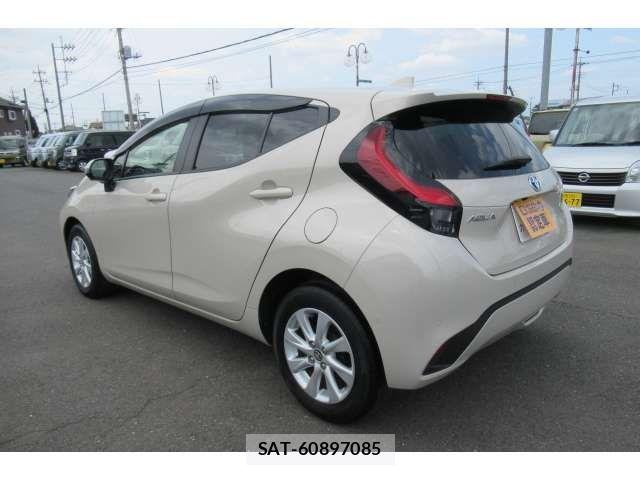 Toyota AQUA 2022-02 8457008-6