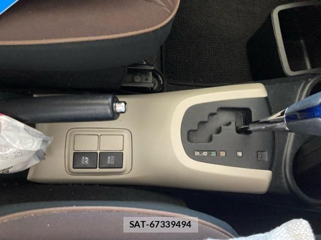Toyota AQUA 2012-01 8485027-11