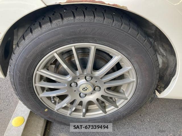 Toyota AQUA 2012-01 8485027-15