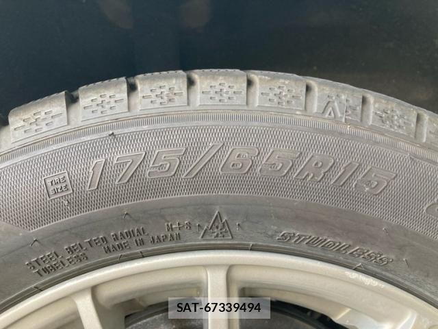 Toyota AQUA 2012-01 8485027-16