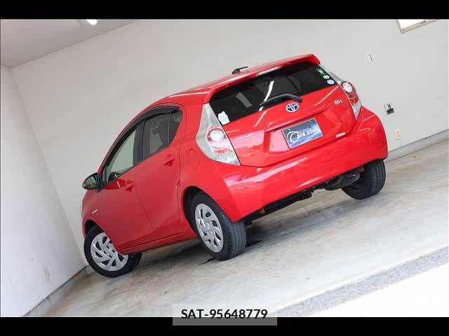 Toyota AQUA 2012-12 8485023-10