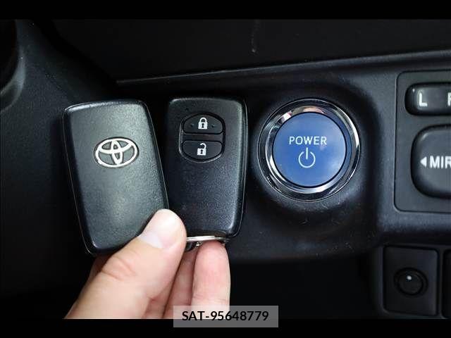 Toyota AQUA 2012-12 8485023-3